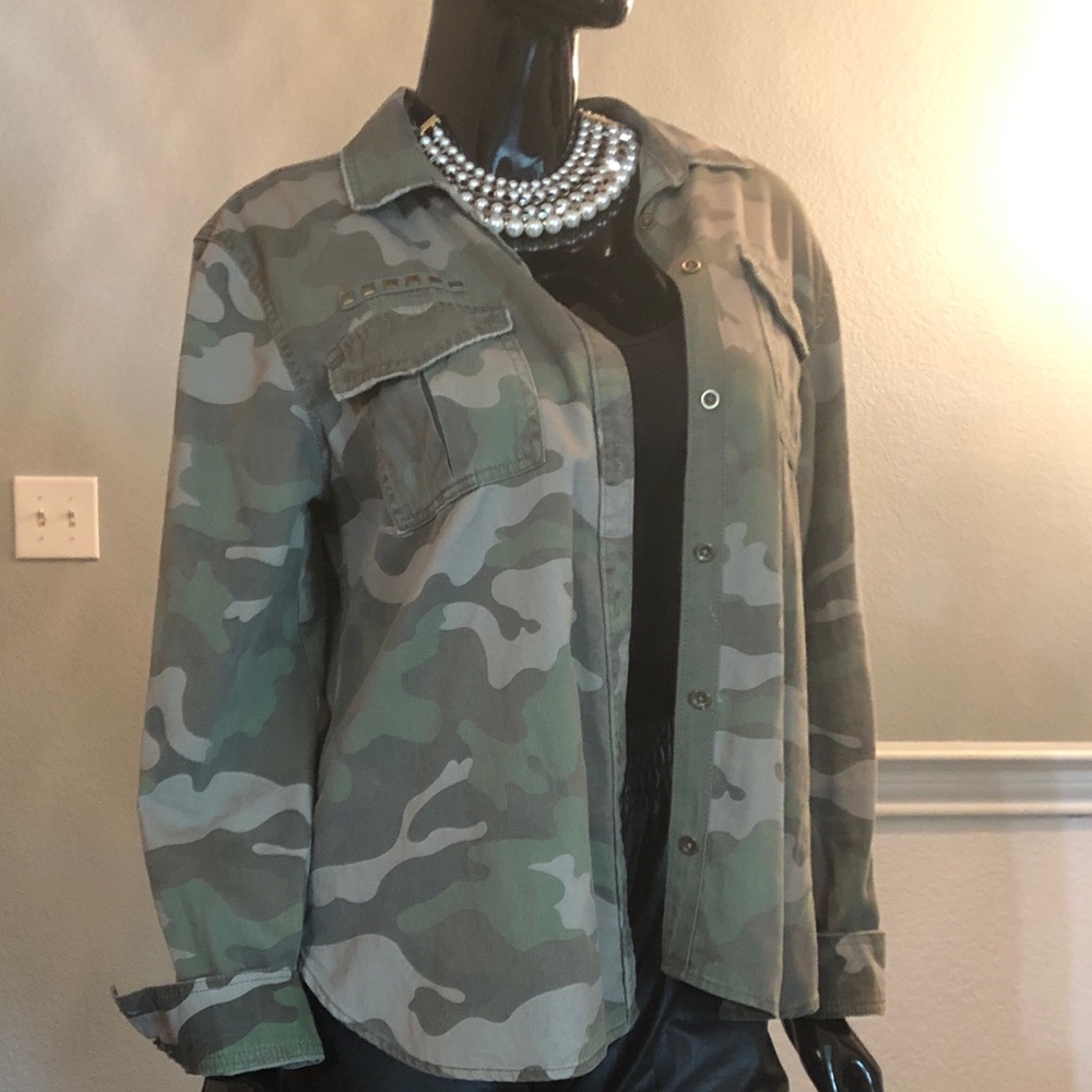 Camouflage shirt jacket